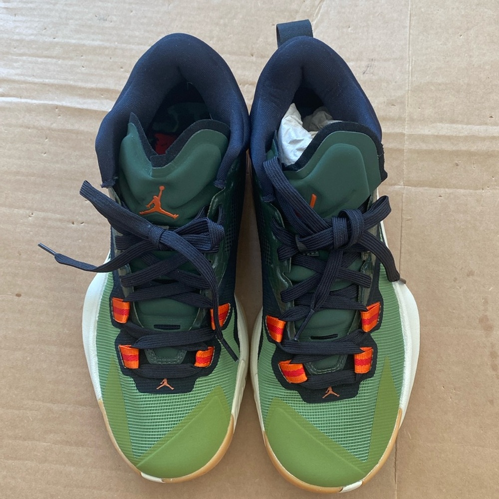 Nike -jordan sneaker size 7y